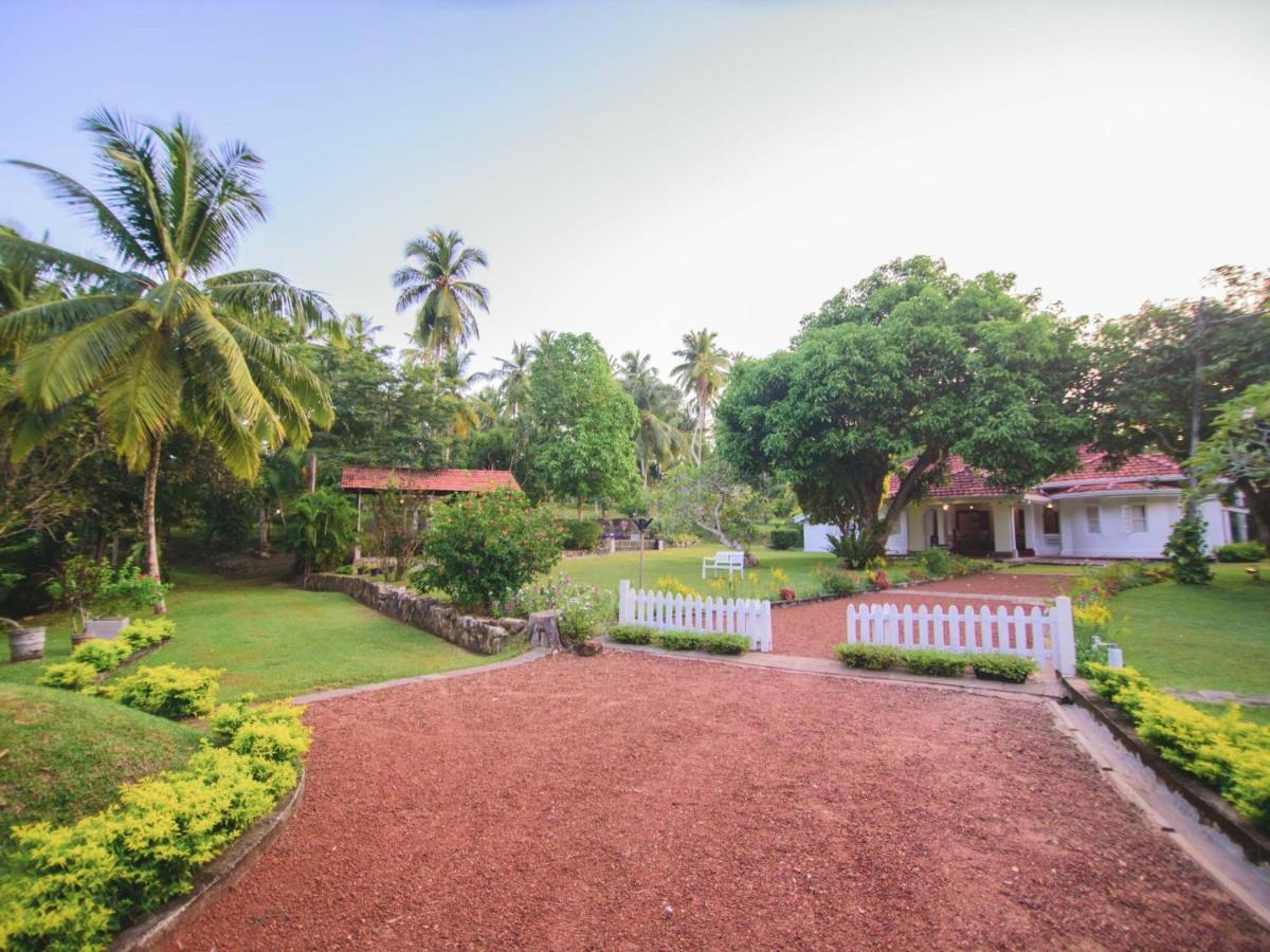 Thalpe Walawwa Heritage Villa Unawatuna Eksteriør bilde
